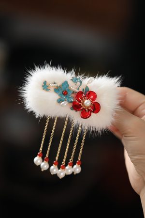Autumn Winter Tassel Fur Hair Clip for Women - Ancient Style Hanfu Headpiece Side Clip in White