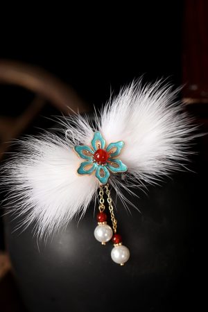 Autumn Winter Tassel Fur Hair Clip for Women - Ancient Style Hanfu Headpiece Side Clip in White