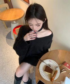 Autumn Winter Women's American Retro Minimalist Turtleneck V-Neck Knitted Top, Stylish Pumpkin Sweater for 90s Y2K Fashion