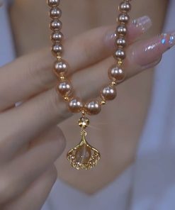 Autumn/Winter 2025 Ginkgo Leaf Pearl Necklace Light Luxury High-End Collarbone Chain Niche Design Jewelry for Elegant Style