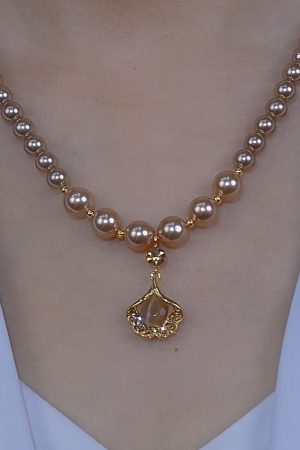 Autumn/Winter 2025 Ginkgo Leaf Pearl Necklace Light Luxury High-End Collarbone Chain Niche Design Jewelry for Elegant Style