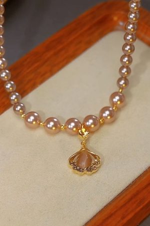 Autumn/Winter 2025 Ginkgo Leaf Pearl Necklace Light Luxury High-End Collarbone Chain Niche Design Jewelry for Elegant Style