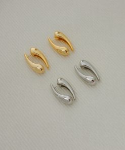 Avant-Garde Minimalist Water Drop Silver Needle Earrings - Trendy European and American Fashion Statement Jewelry