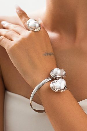 Baroque Pearl Necklace Set for Women - Minimalist Commuting Jewelry, European and American Style, Chic Temperament Accessory