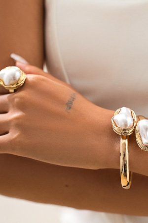 Baroque Pearl Necklace Set for Women - Minimalist Commuting Jewelry, European and American Style, Chic Temperament Accessory