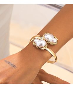 Baroque Pearl Necklace Set for Women - Minimalist Commuting Jewelry, European and American Style, Chic Temperament Accessory