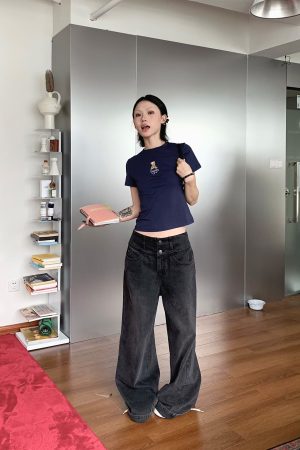 Bear Embroidery Slim Fit Short Sleeve T-Shirt for Women, Trendy Crop Top for Summer, Casual Korean Style