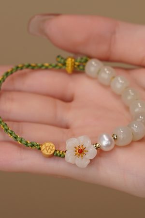Begonia Flower Bracelet for Girls - Lightweight Luxury Design, Trendy 2025 High-End Wrist Strap, Exquisite Hand Accessory