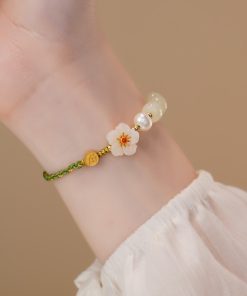 Begonia Flower Bracelet for Girls - Lightweight Luxury Design, Trendy 2025 High-End Wrist Strap, Exquisite Hand Accessory