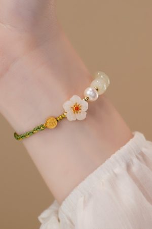 Begonia Flower Bracelet for Girls - Lightweight Luxury Design, Trendy 2025 High-End Wrist Strap, Exquisite Hand Accessory