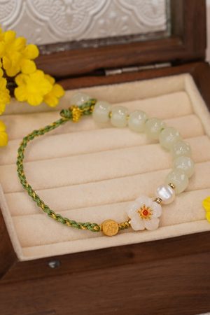 Begonia Flower Bracelet for Girls - Lightweight Luxury Design, Trendy 2025 High-End Wrist Strap, Exquisite Hand Accessory
