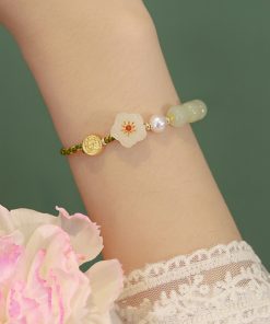 Begonia Flower Bracelet for Girls - Lightweight Luxury Design, Trendy 2025 High-End Wrist Strap, Exquisite Hand Accessory
