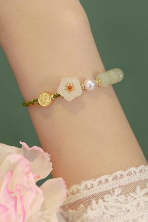 Begonia Flower Bracelet for Girls - Lightweight Luxury Design, Trendy 2025 High-End Wrist Strap, Exquisite Hand Accessory
