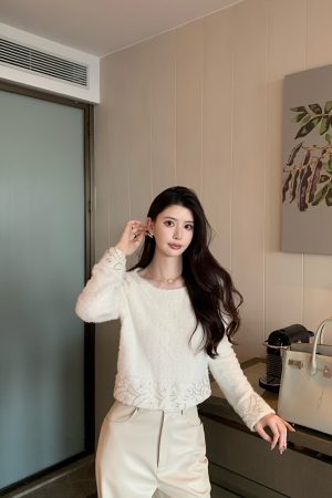 Beige Knitted Off-Shoulder Shirt for Women, Elegant Fitted Top, Spring 2025 Fashion, Casual Chic Style