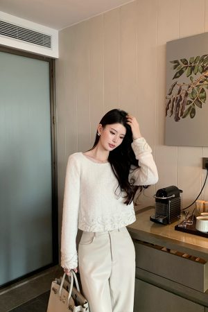 Beige Knitted Off-Shoulder Shirt for Women, Elegant Fitted Top, Spring 2025 Fashion, Casual Chic Style