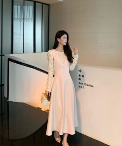 Beige Lace Spliced Base Shirt for Women - Slimming Waist-Defining Top, Spring Style, Trendy Fashion Essential