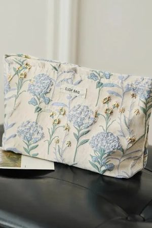 Beige Outfit, Indie Outfits - Soft Girl Floral Makeup Bag