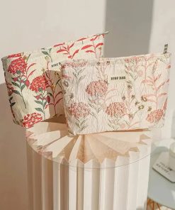 Beige Outfit, Indie Outfits - Soft Girl Floral Makeup Bag