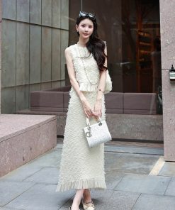 Beige Round Neck Sleeveless Wind Vest for Women, Fashionable Small Fragrance Top, Versatile Layering Piece, Y2K Style