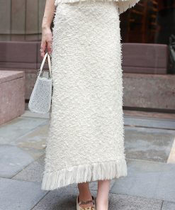 Beige Round Neck Sleeveless Wind Vest for Women, Fashionable Small Fragrance Top, Versatile Layering Piece, Y2K Style