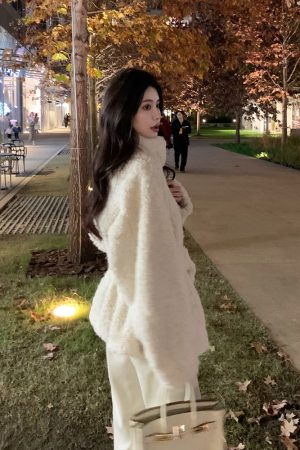 Beige Thickened Lapel Fur Coat for Women - Waist-Defining Design, Chic Winter Style, Perfect for Y2K and 90s Inspired Fashion