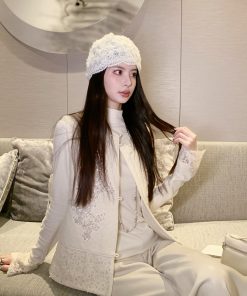 Beige Wool Vest for Women, Sleeveless Chinese Style Jacket Top, National Wind Design, Spring Fashion Essential