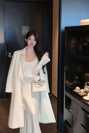 Bell Sleeve White Wool Knitted Mermaid Dress with Floral Ribbon - Autumn Winter Slim Fit Fashion