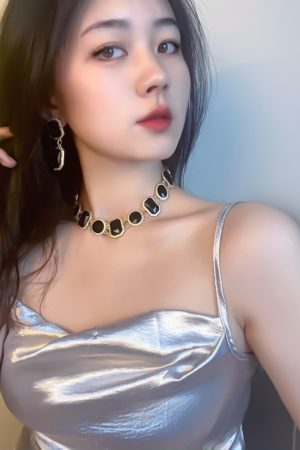 Black and Gold Two-Tone Crystal Inlaid Necklace, Collarbone Chain, European American Style, Gold-Plated Tassel, Statement Jewelry 2025