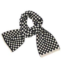 Black and White Checkered Korean-Style Short Scarf for Women, Knitted Warm Neck Warmer for Autumn and Winter, Cute Student Accessory