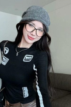 Black and White Color Block Letter Print Long Sleeve T-Shirt for Women - Slim Fit Elegant Versatile Autumn Style