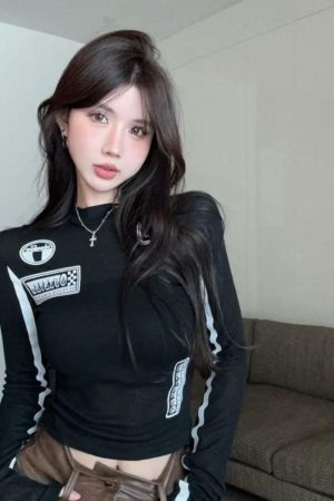 Black and White Color Block Letter Print Long Sleeve T-Shirt for Women - Slim Fit Elegant Versatile Autumn Style