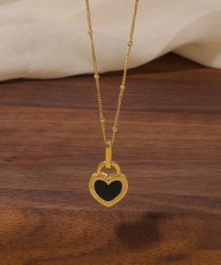 Black and White Double-Sided Shell Heart Pendant Necklace - French Style Light Luxury Clavicle Chain for Women