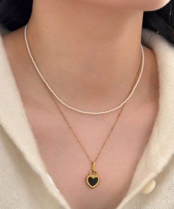 Black and White Double-Sided Shell Heart Pendant Necklace - French Style Light Luxury Clavicle Chain for Women