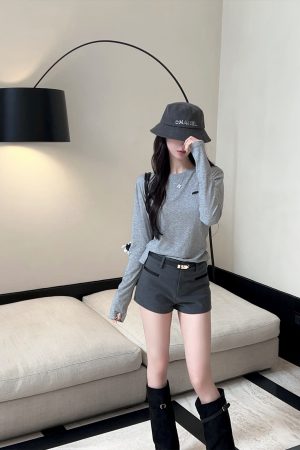 Black Bodycon High-Waisted Shorts for Women, Slimming Hot Pants with Belt, Early Autumn Style, Chic Fashion
