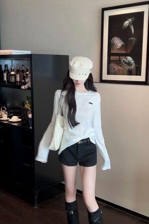 Black Bodycon High-Waisted Shorts for Women, Slimming Hot Pants with Belt, Early Autumn Style, Chic Fashion