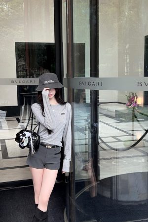 Black Bodycon High-Waisted Shorts for Women, Slimming Hot Pants with Belt, Early Autumn Style, Chic Fashion