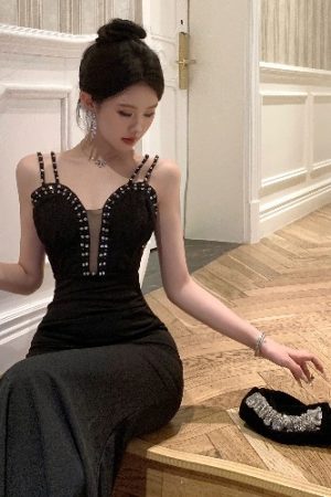 Black Evening Gown Long Dress Women's French Hepburn Style with Rhinestones Low-Cut Deep V-Neck Spaghetti Straps for Banquet Events