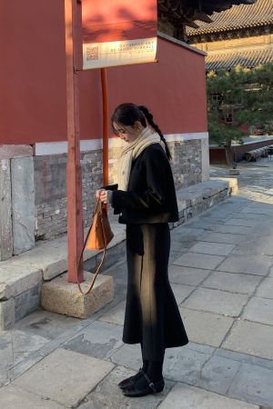 Black Fishtail Midi Skirt for Women - Elegant Bodycon Fit, Wool Blend, Perfect for Autumn and Winter Fashion