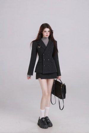 Black Fitted Waist Wool Suit Jacket and Skirt Set for Women, High-End Winter Fashion, Classic Tailored Look