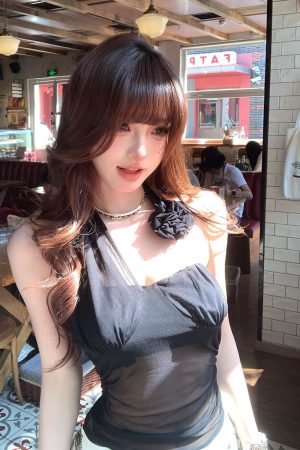 Black Floral Lace Camisole for Women - Sexy Sheer Slim Fit Summer Top - Y2K Inspired Hot Girl Style