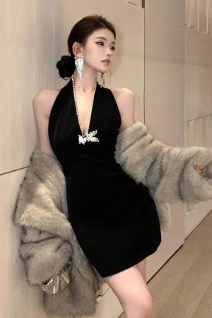 Black French-Style Short Evening Dress for Women, Deep V-Neck Backless Halter Neck, Elegant and Sensual Design, Perfect for Parties