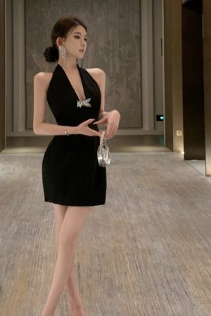 Black French-Style Short Evening Dress for Women, Deep V-Neck Backless Halter Neck, Elegant and Sensual Design, Perfect for Parties