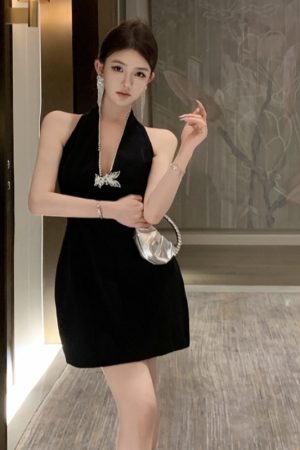 Black French-Style Short Evening Dress for Women, Deep V-Neck Backless Halter Neck, Elegant and Sensual Design, Perfect for Parties