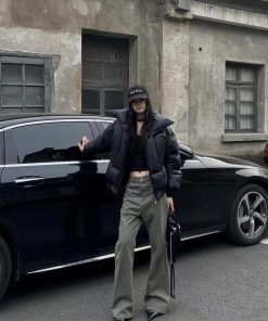 Black Heavy Duck Down Jacket with Stand Collar, Korean Style High-End Design, Armor-Inspired Bread Coat