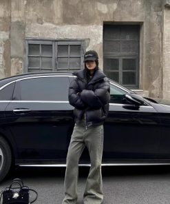 Black Heavy Duck Down Jacket with Stand Collar, Korean Style High-End Design, Armor-Inspired Bread Coat