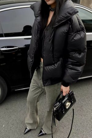 Black Heavy Duck Down Jacket with Stand Collar, Korean Style High-End Design, Armor-Inspired Bread Coat