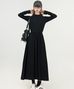 Black Hepburn-Style Knitted Dress for Women - Waist-Cinching, Slimming A-Line Dress for Autumn and Winter Fashion