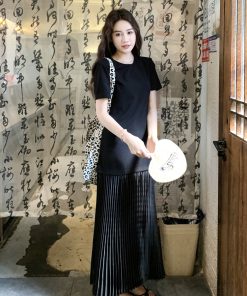 Black Hepburn-Style Pleated T-Shirt Dress for Women - 2025 Summer Slim Fit, Light and Elegant Temperament Fashion