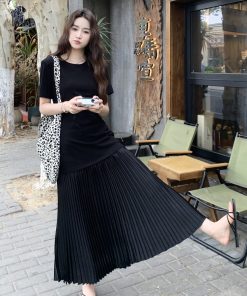 Black Hepburn-Style Pleated T-Shirt Dress for Women - 2025 Summer Slim Fit, Light and Elegant Temperament Fashion