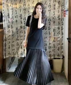 Black Hepburn-Style Pleated T-Shirt Dress for Women - 2025 Summer Slim Fit, Light and Elegant Temperament Fashion